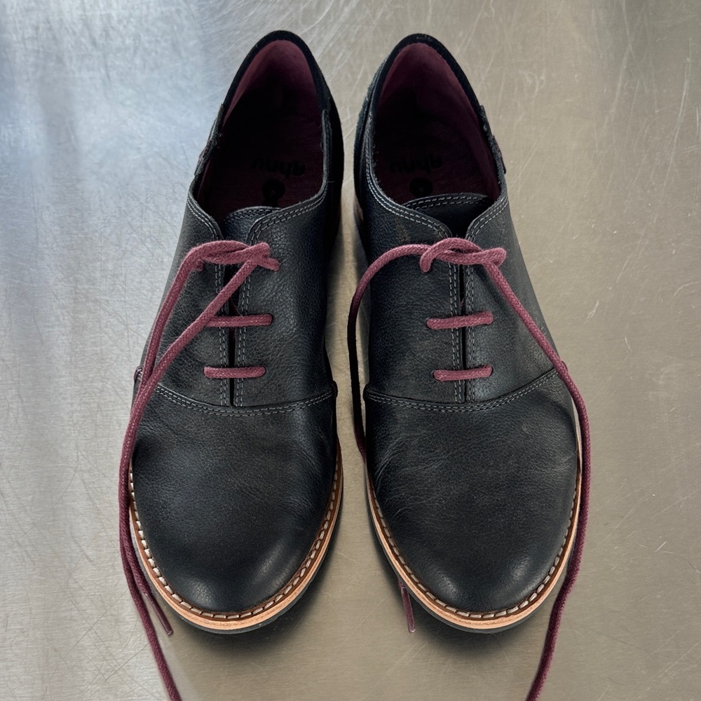 Ahnu size 9